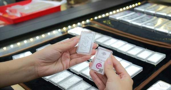 Thoát khỏi cái “bóng” của vàng, thiết lập trật tự mới