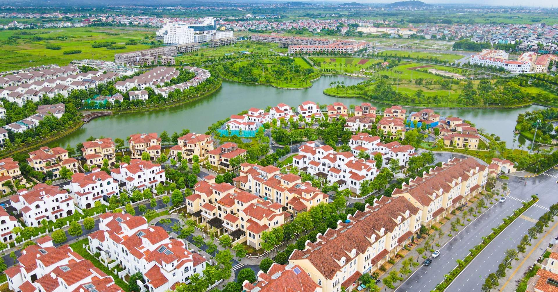 Con trai nhận tiền cọc bán nhà Hà Nội, bố mẹ suýt chịu phạt cọc hơn nửa tỷ đồng