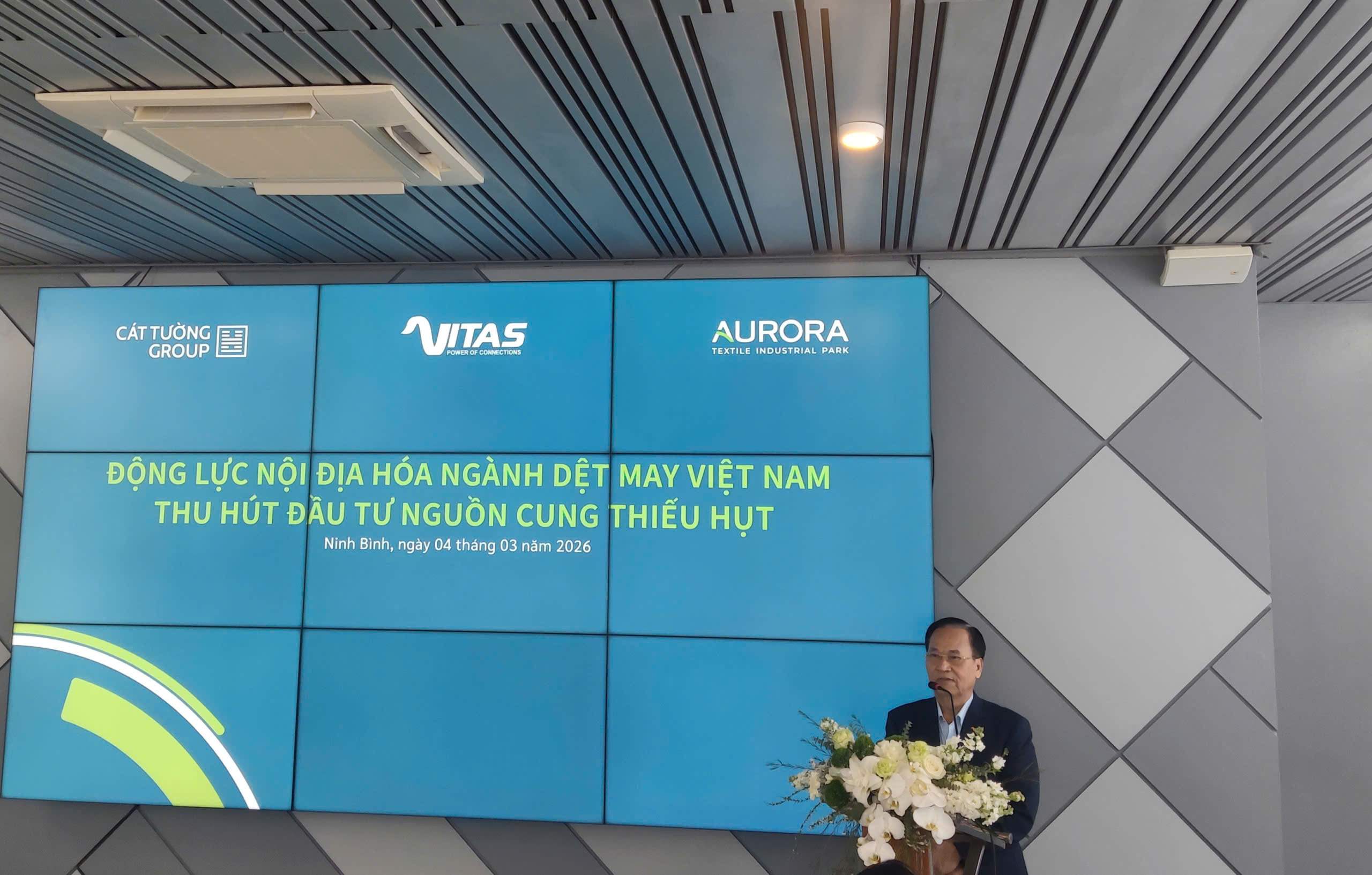 Chi 17 tỷ USD nhập khẩu vải, dệt may Việt Nam vẫn “mắc kẹt” phận gia công Chi 17 tỷ USD nhập khẩu vải, dệt may Việt Nam vẫn “mắc kẹt” phận gia công