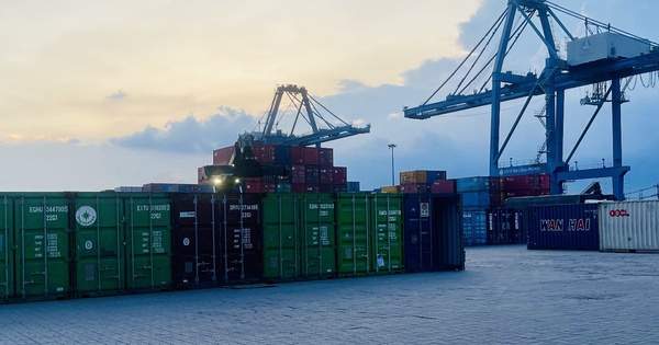 Doanh nghiệp xuất khẩu ứng phó xung đột quân sự Trung Đông năm 2026 Doanh nghiệp xuất khẩu ứng phó xung đột quân sự Trung Đông năm 2026