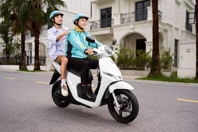 GMS miễn phí thuế, đổi pin 3 năm cho tài xế Xanh SM Bike