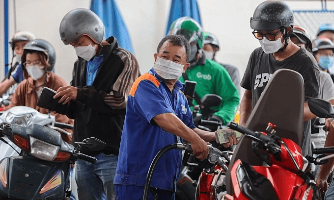 Gasoline prices fall – VnExpress International