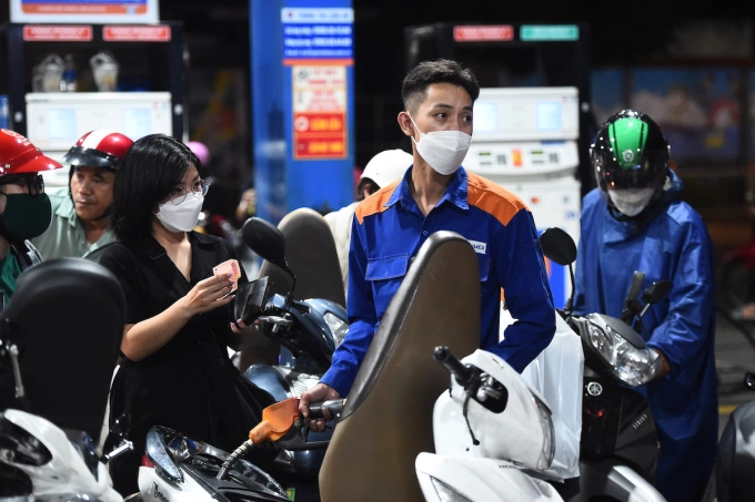 Gasoline prices soar 10% – VnExpress International Gasoline prices soar 10% – VnExpress International
