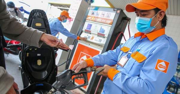 Giá dầu thô tăng vọt vì xung đột tại Trung Đông Giá dầu thô tăng vọt vì xung đột tại Trung Đông