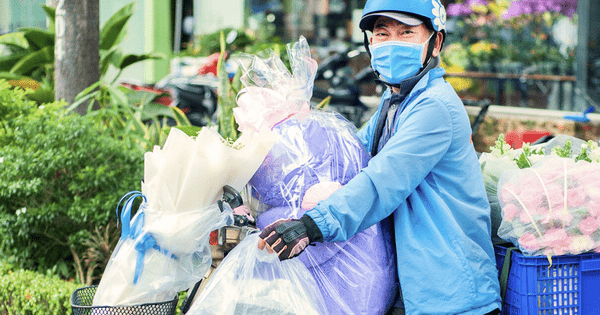 Giá hoa ngày 8-3 tăng mạnh, có loại gấp gần 10 lần Giá hoa ngày 8-3 tăng mạnh, có loại gấp gần 10 lần
