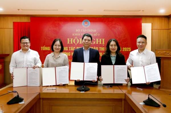Khối Thi đua số 5 của Bộ Tài chính phát động và ký giao ước thi đua năm 2026 Khối Thi đua số 5 của Bộ Tài chính phát động và ký giao ước thi đua năm 2026