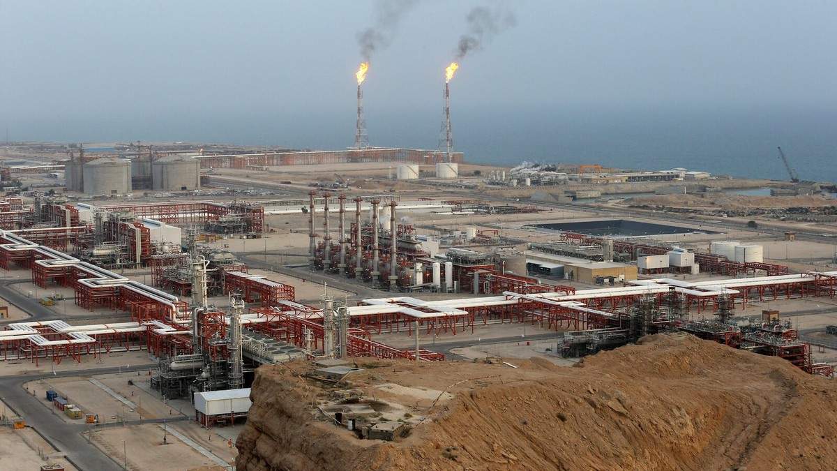 Mỏ khí đốt lớn nhất thế giới bị Israel tập kích, Iran tuyên bố tấn công trả đũa loạt cơ sở năng lượng khắp vùng Vịnh trong “vài giờ tới”, giá dầu lại tăng vọt Mỏ khí đốt lớn nhất thế giới bị Israel tập kích, Iran tuyên bố tấn công trả đũa loạt cơ sở năng lượng khắp vùng Vịnh trong “vài giờ tới”, giá dầu lại tăng vọt