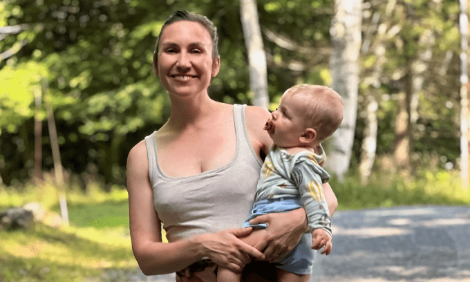Mom leaves K-a-year job to sell baby sleep hats — now earns up to K a month Mom leaves K-a-year job to sell baby sleep hats — now earns up to K a month