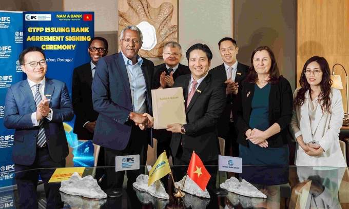 Nam A Bank joins global trade finance program