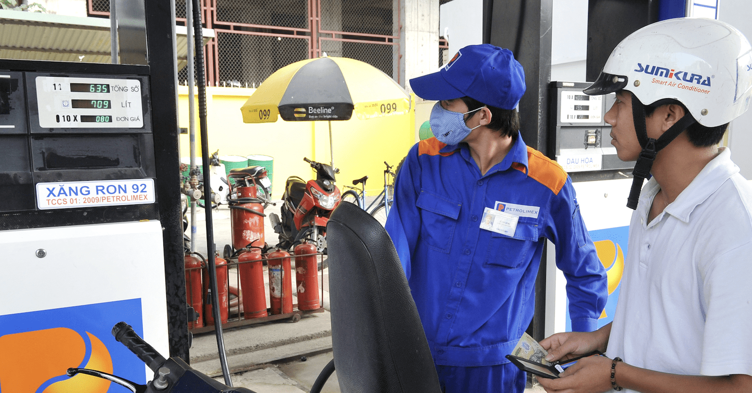 Quyết sách “thần tốc” hạ nhiệt giá xăng dầu, ổn định kinh tế