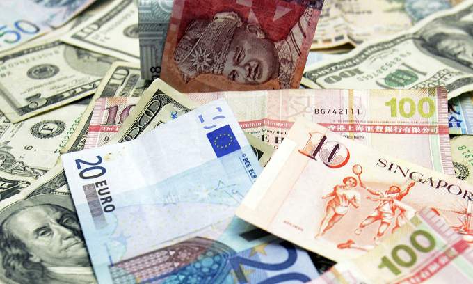 Southeast Asian currencies weaken as oil prices surge amid escalating Middle East tensions Southeast Asian currencies weaken as oil prices surge amid escalating Middle East tensions