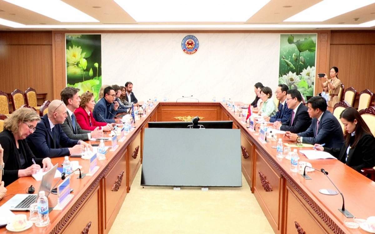 Thứ trưởng Bộ Tài chính Trần Quốc Phương tiếp Phó Chủ tịch EIB Nicola Beer