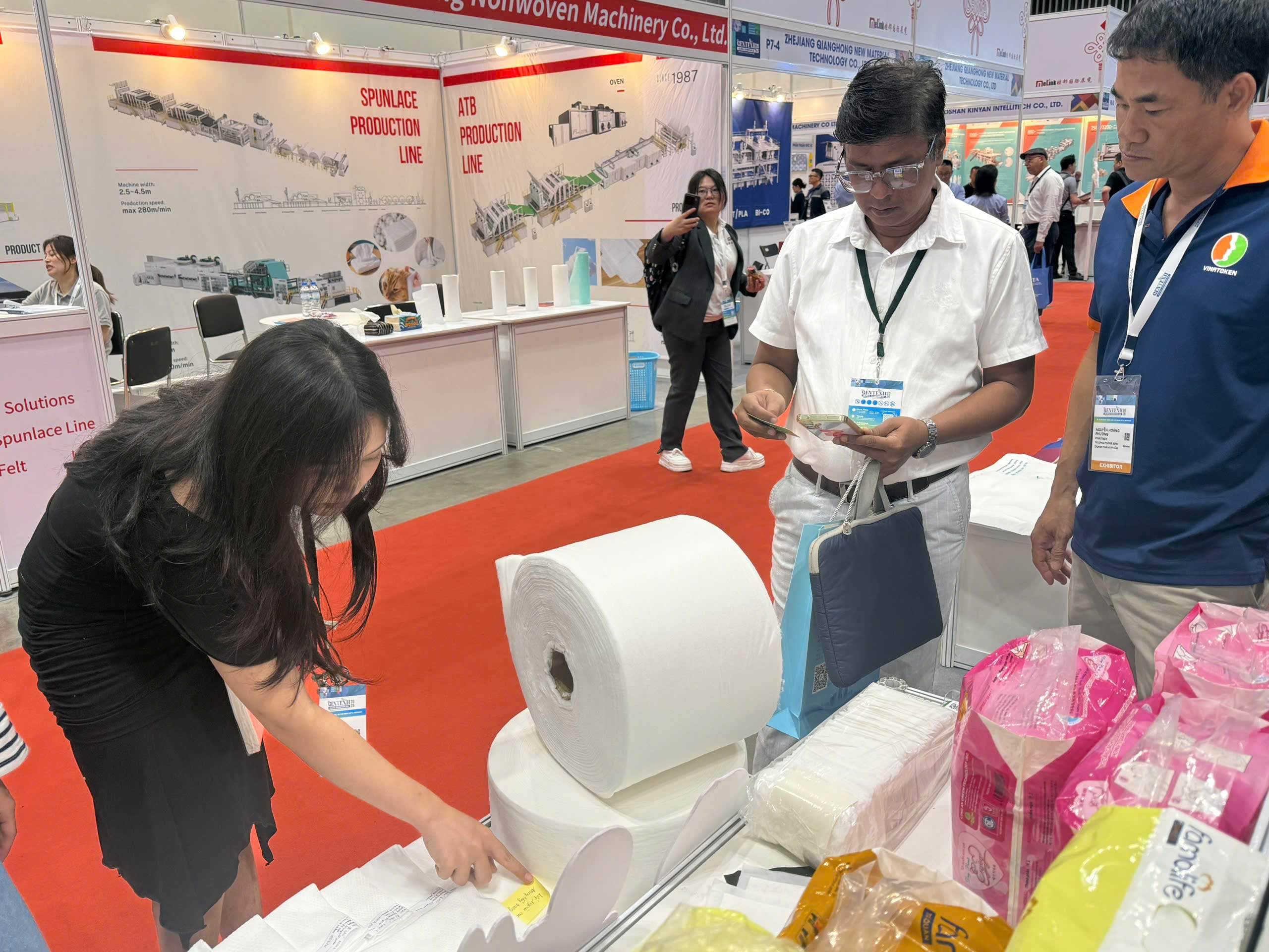 Việt Nam nổi lên như điểm đến mới của ngành vải không dệt trong khu vực