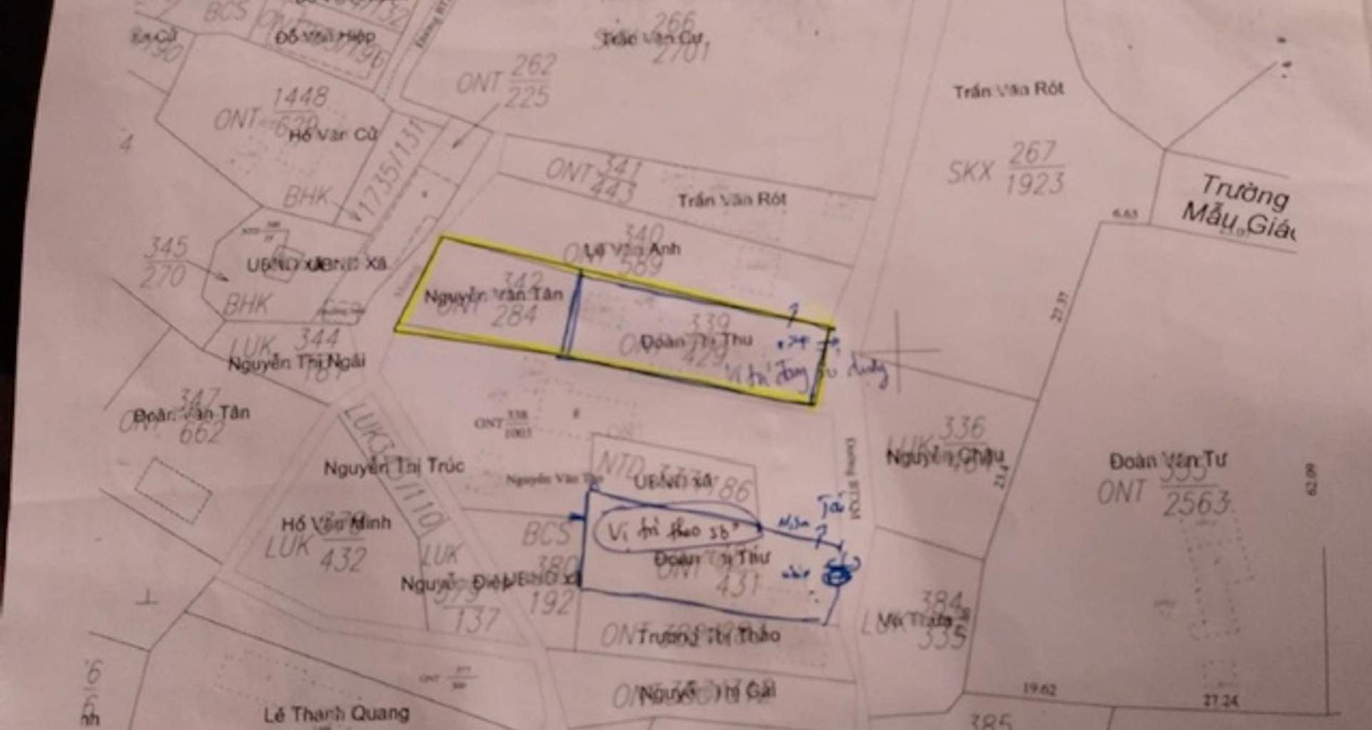 Anh em tranh chấp thừa kế 200m2 đất không di chúc; tá hoả bất thường trong sổ đỏ