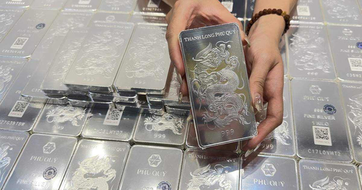 Giảm nhanh hơn thế giới, người mua bạc lại “méo mặt”