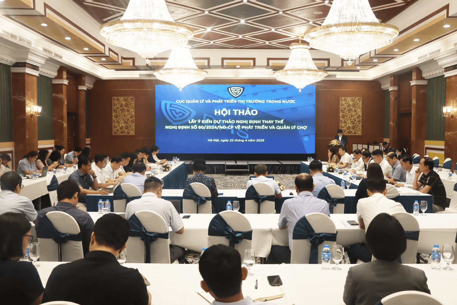 Cho phép cá nhân, hộ kinh doanh tham gia xây dựng, quản lý chợ Cho phép cá nhân, hộ kinh doanh tham gia xây dựng, quản lý chợ
