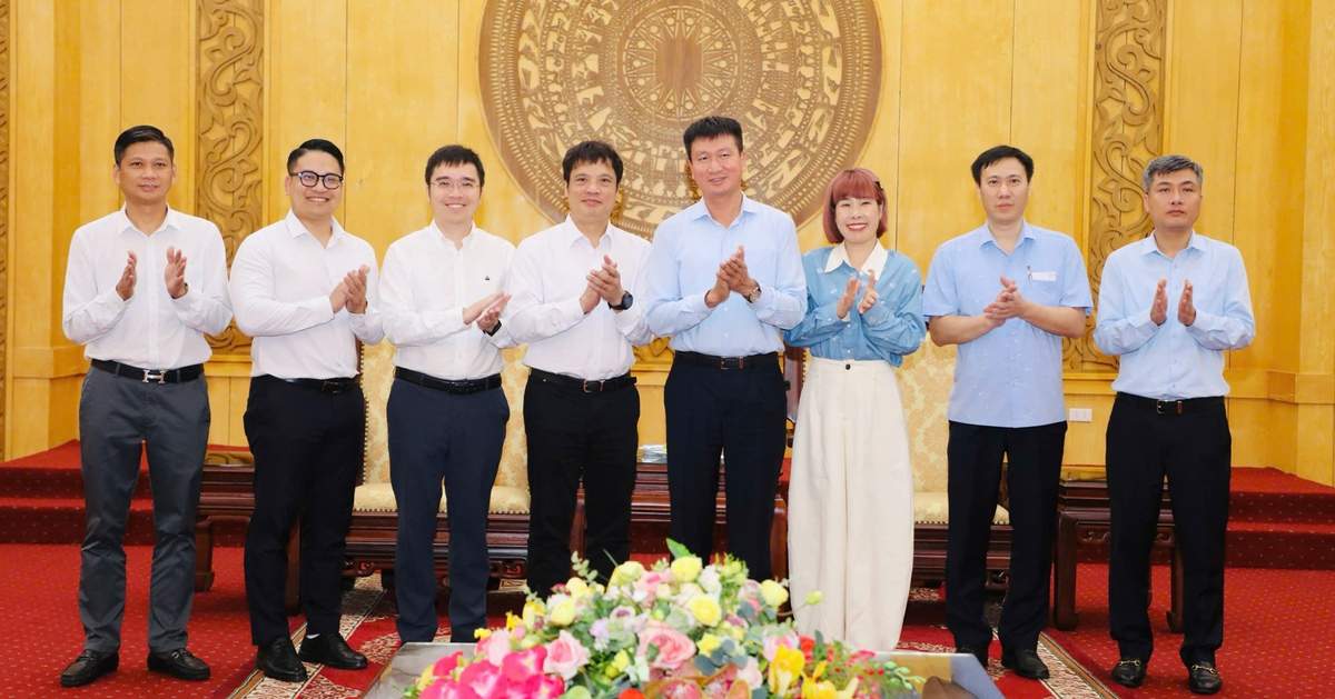 FPT thúc đẩy hợp tác chuyển đổi số và giáo dục với Ninh Bình