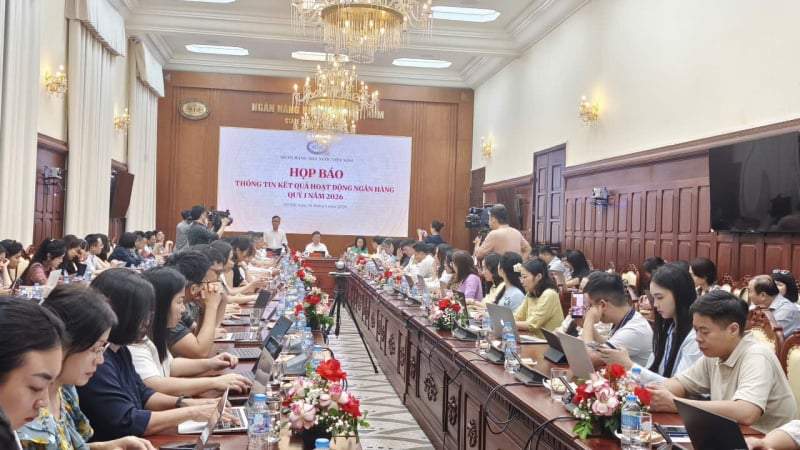 Giá vàng sốt rực, đại diện Ngân hàng Nhà nước thông tin nóng về hồ sơ xin cấp phép sản xuất vàng miếng