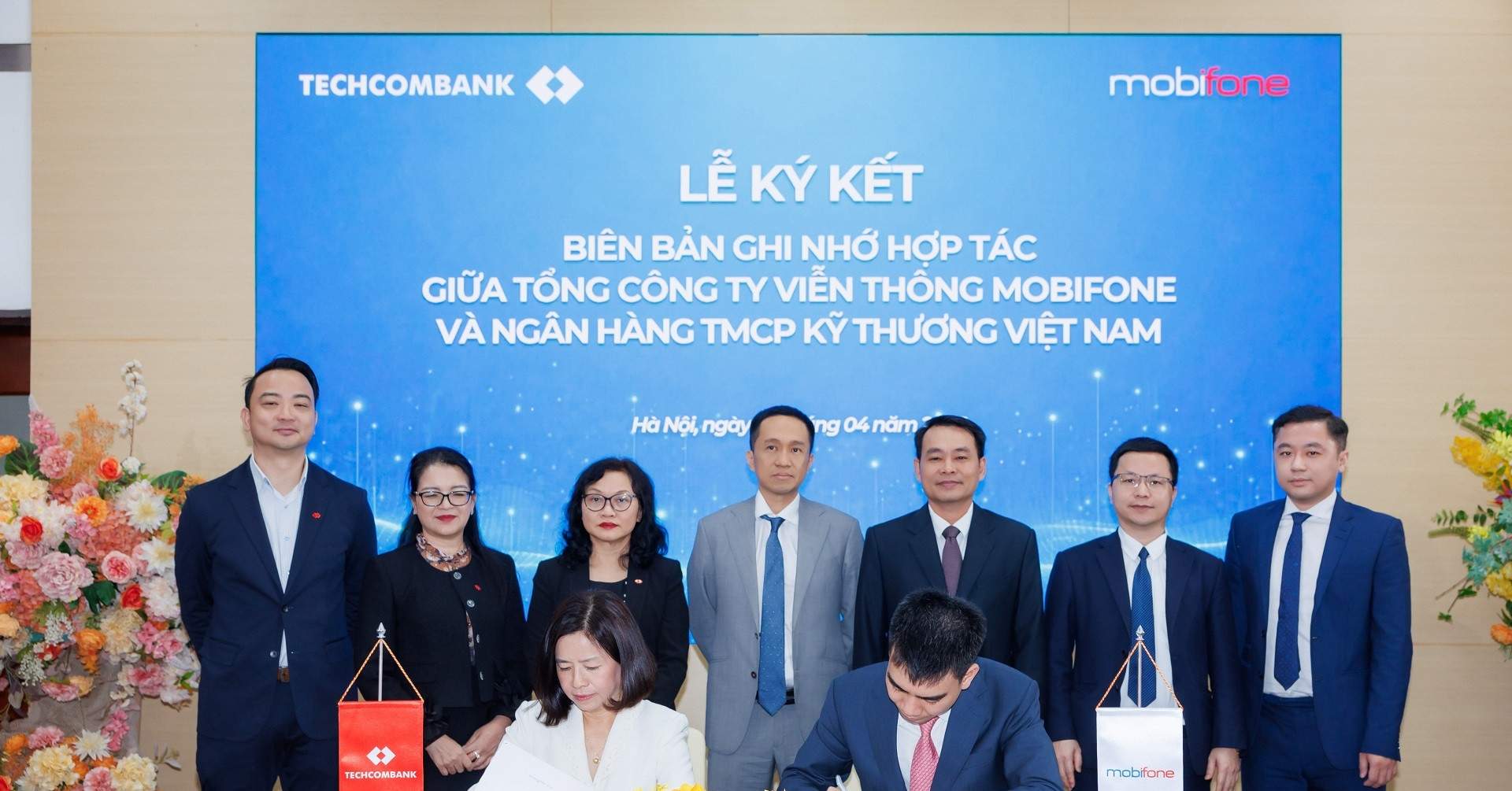 MobiFone và Techcombank ký kết hợp tác toàn diện MobiFone và Techcombank ký kết hợp tác toàn diện