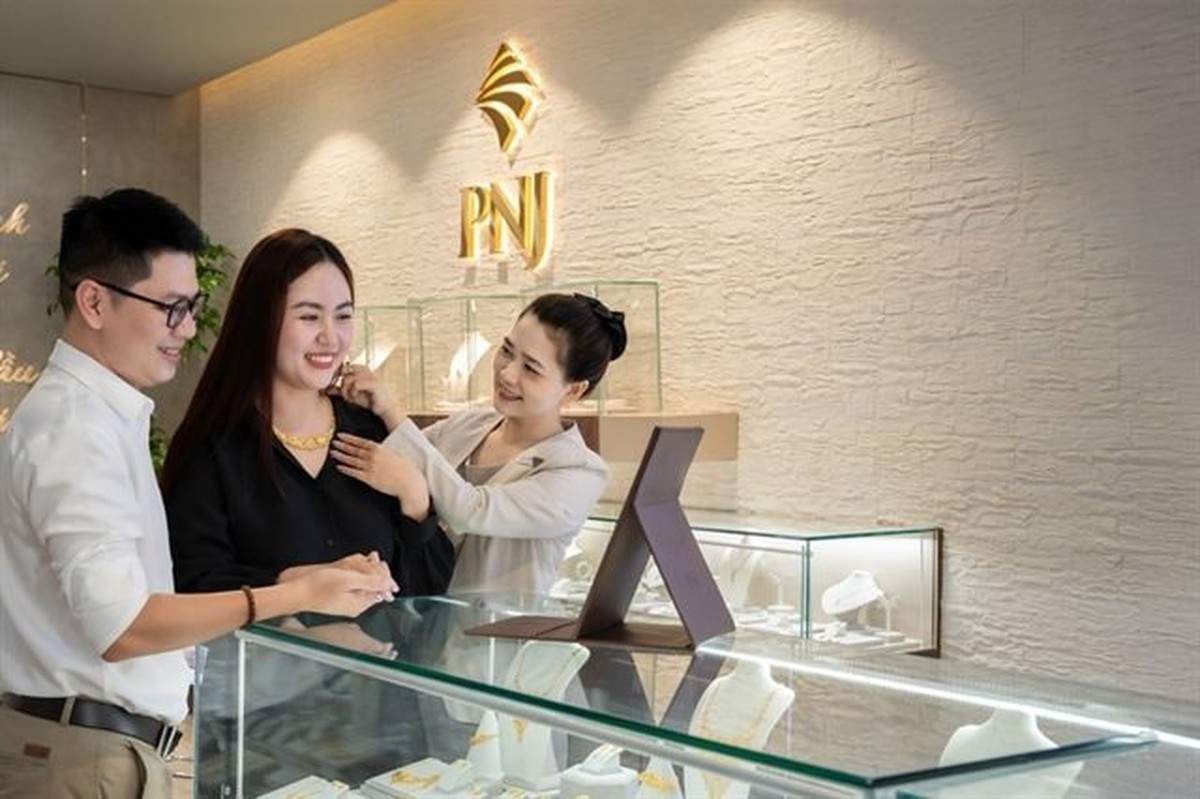 Mỗi người Việt chỉ mua 0,1 gram vàng trang sức trong năm 2025, bằng 1/10 Singapore, 1/3 Malaysia