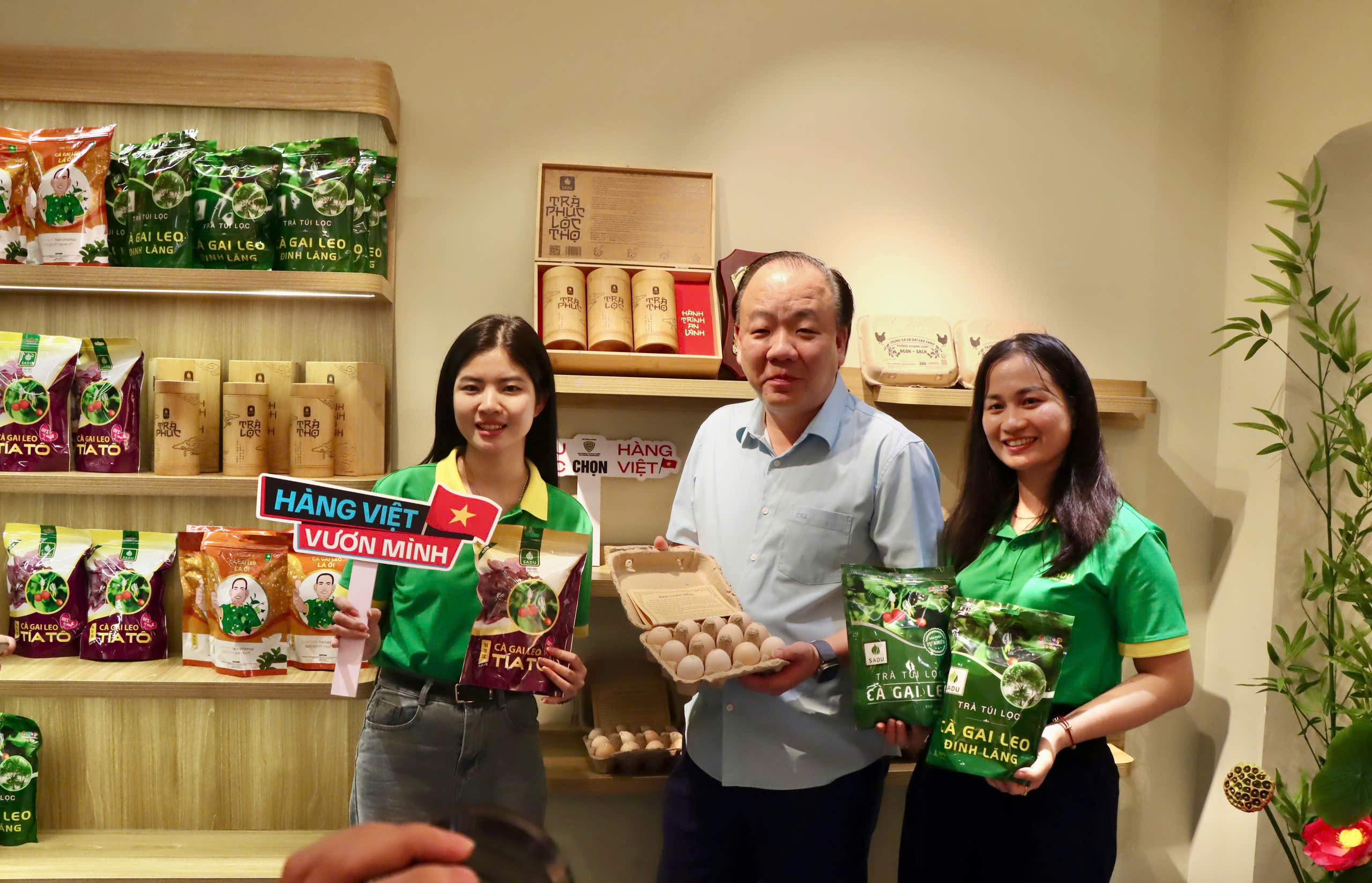 “Tiếp sức” cho hàng Việt từ chuyển đổi số và liên kết nguồn lực xã hội “Tiếp sức” cho hàng Việt từ chuyển đổi số và liên kết nguồn lực xã hội