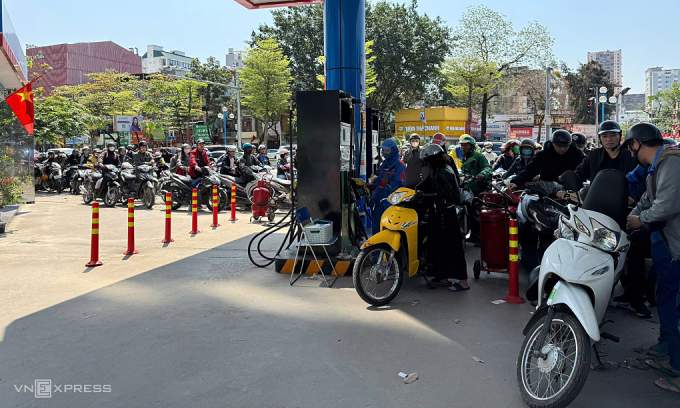 Vietnam cuts all fuel taxes to zero through June Vietnam cuts all fuel taxes to zero through June