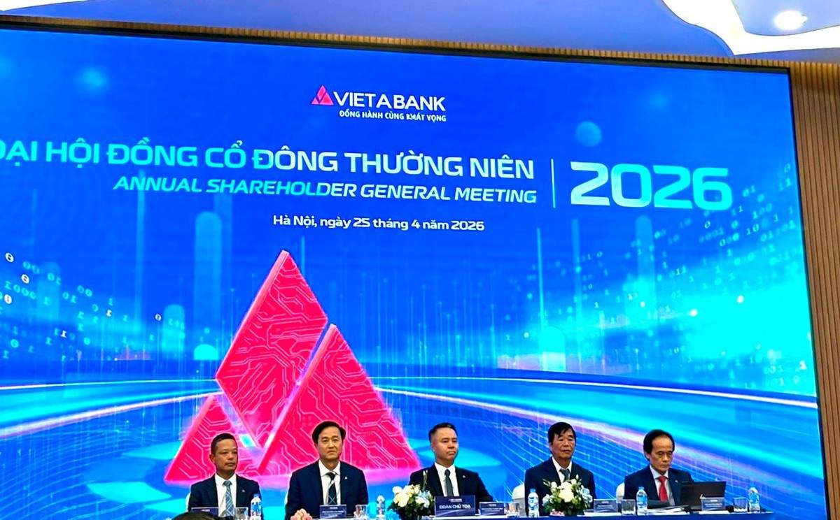 Lãnh đạo Ngân hàng Việt Á nói về việc giá cổ phiếu giao dịch quanh 10.000 đồng, giải thích lý do dòng tiền âm