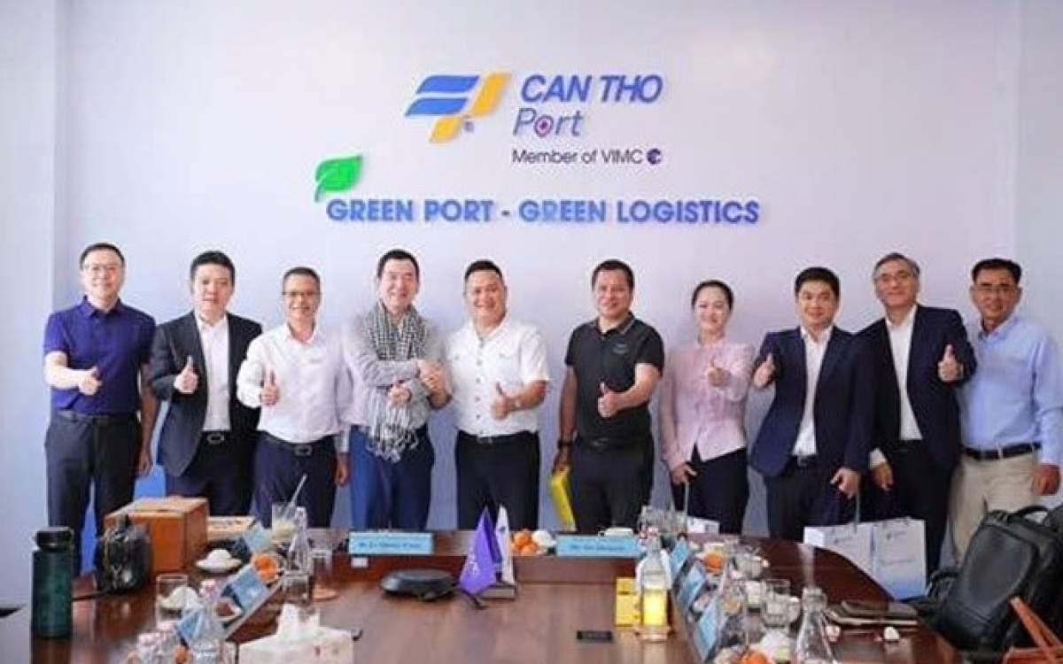 Cảng Cần Thơ: Dấu ấn năm 2025 – nền tảng bứt phá cho giai đoạn phát triển xanh và số hóa Cảng Cần Thơ: Dấu ấn năm 2025 – nền tảng bứt phá cho giai đoạn phát triển xanh và số hóa