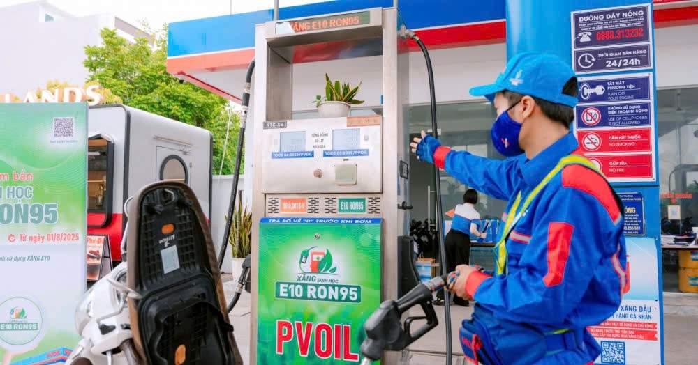 Giữa tháng 5, PVOIL bán xăng sinh học E10 trên toàn quốc Giữa tháng 5, PVOIL bán xăng sinh học E10 trên toàn quốc