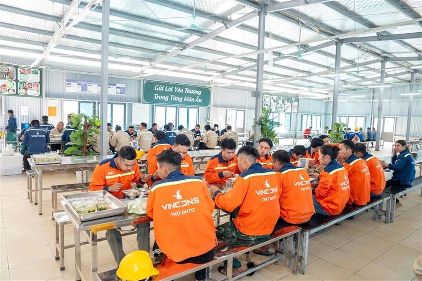 Hàng chục nghìn người dân vùng dự án sắp có việc làm ổn định từ Vingroup