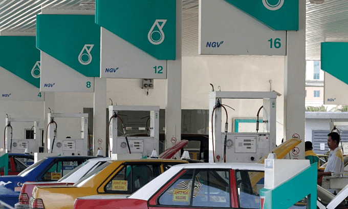 Malaysia mulls cutting fuel subsidies for high-income groups