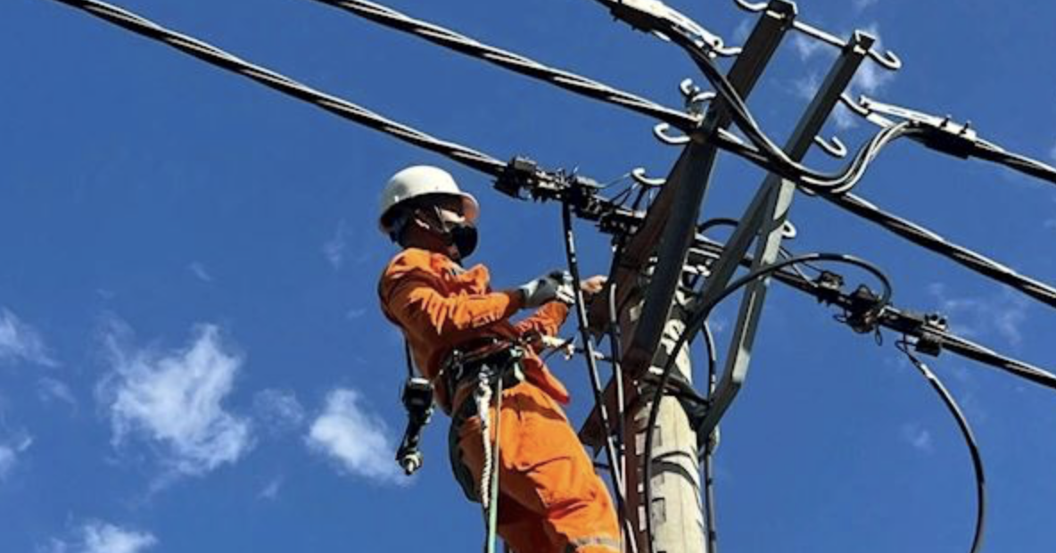 Nắng nóng như đổ lửa, tiêu thụ điện ở Hà Nội lập kỷ lục lịch sử Nắng nóng như đổ lửa, tiêu thụ điện ở Hà Nội lập kỷ lục lịch sử