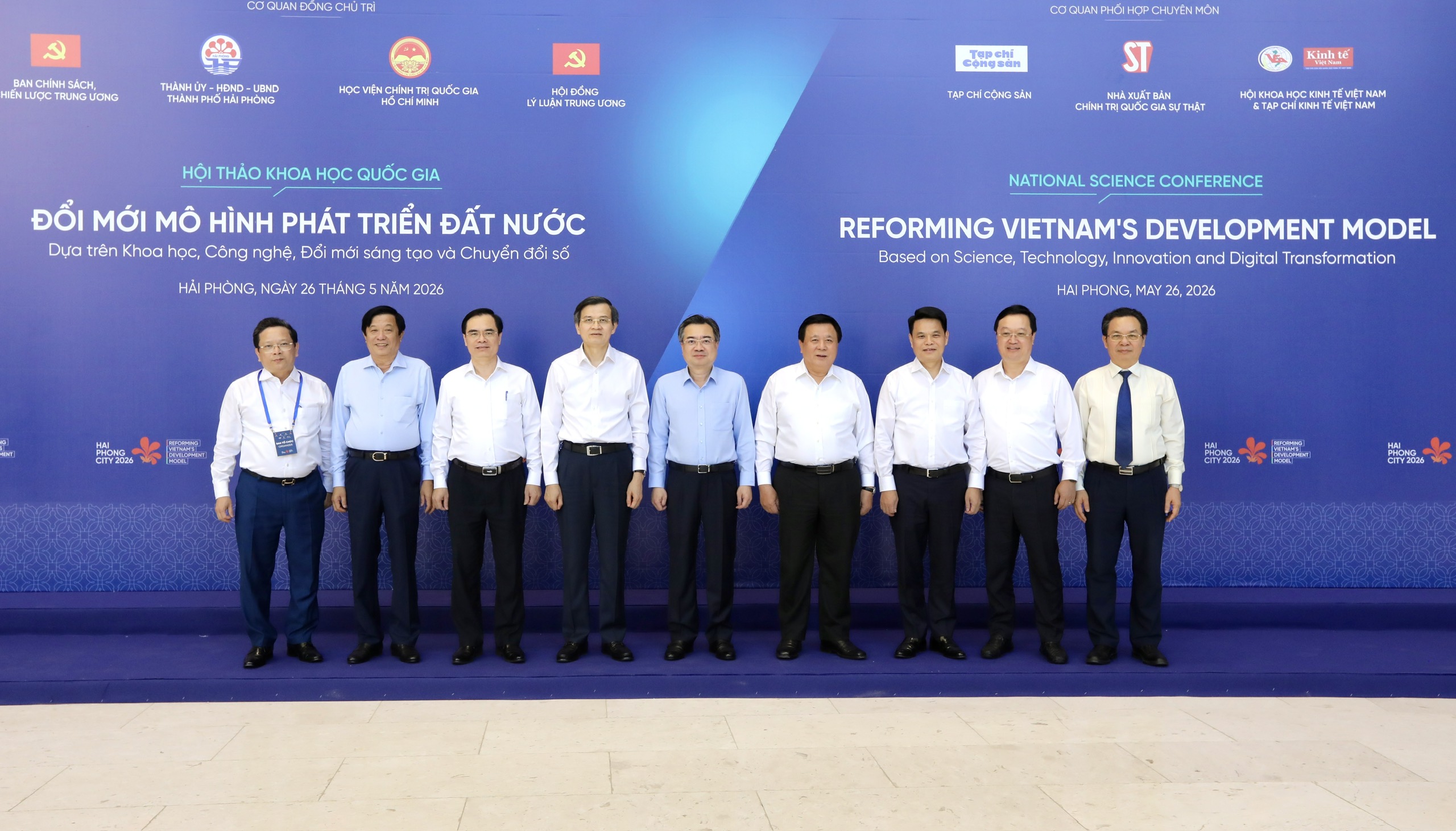[Phóng sự ảnh]: Hội thảo khoa học quốc gia hiến kế mô hình phát triển mới cho Việt Nam