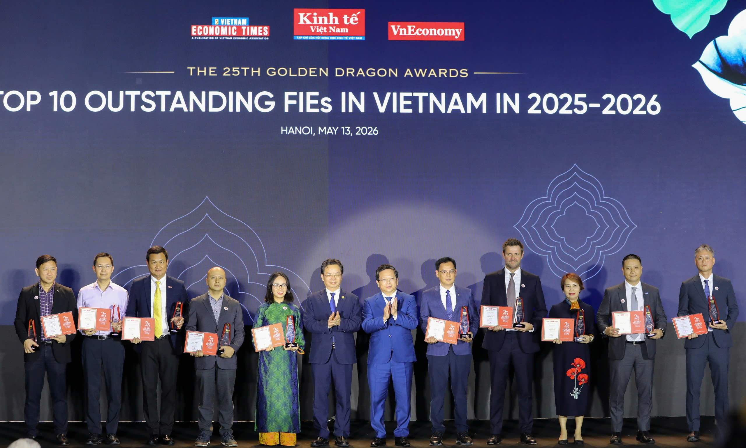 [Phóng sự ảnh]: Lễ công bố và Vinh danh các doanh nghiệp FDI tiêu biểu 2025 – 2026 nhận giải thưởng Rồng Vàng 2026