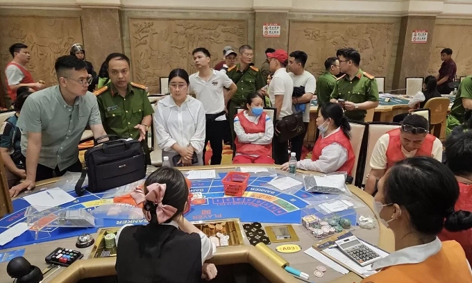 Police bust illicit casino on China border, seize M in chips