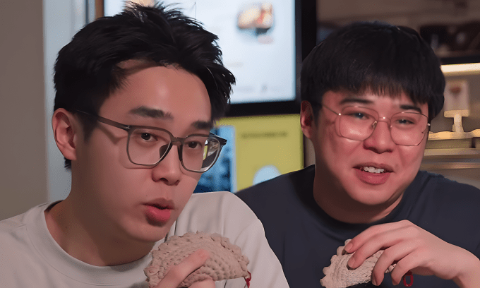 Singapore’s 3 hawkers turn curry puff into 3,000 business with modern recipe