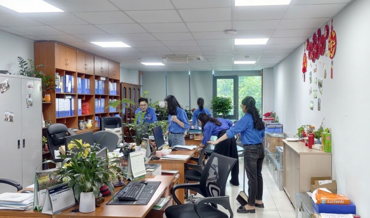 Sôi nổi hoạt động “Ngày Chủ nhật Xanh” tại Báo Tài chính – Đầu tư