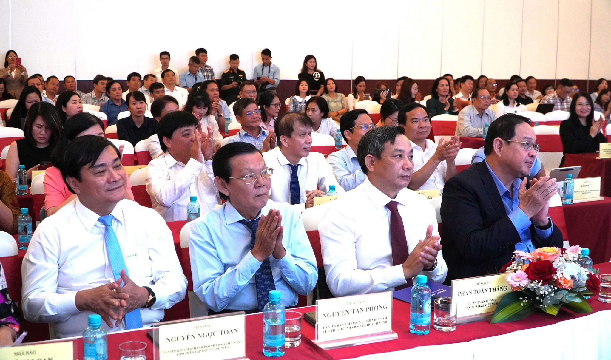 Trao giải báo chí khu vực Tây Nguyên và Duyên hải miền Trung