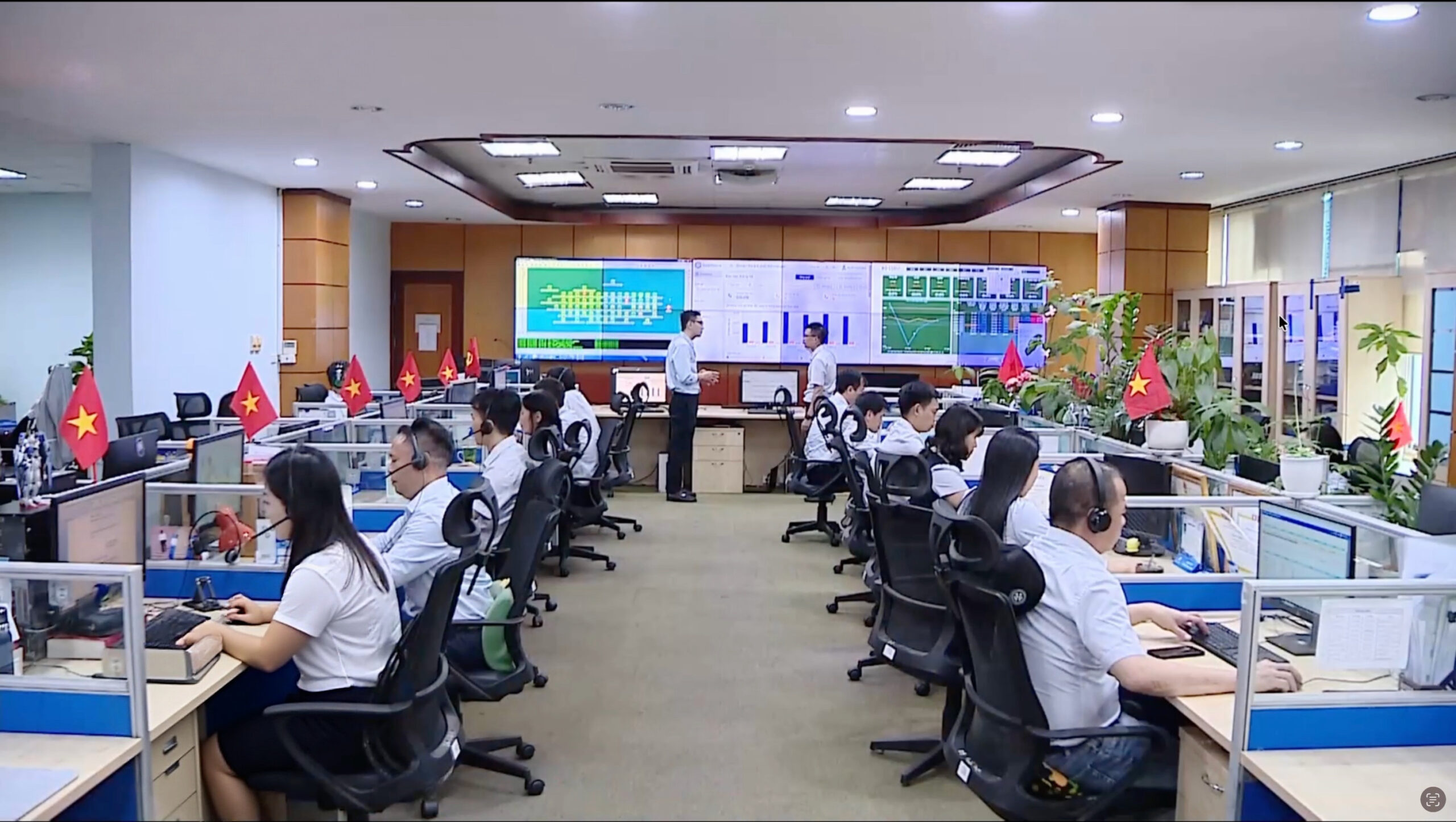 VinaPhone giảm 70% giám sát thủ công nhờ AI iSense