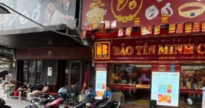 Cảnh tượng lạ trên ‘phố vàng’ Hà Nội