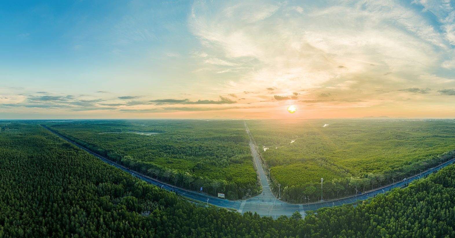 Cần Giờ đẹp mê hoặc trong ngày tranh tài VnExpress Marathon Green Paradise 2026