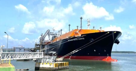 120.000 tấn khí LNG và LPG từ Canada và Mỹ cập cảng Việt Nam 120.000 tấn khí LNG và LPG từ Canada và Mỹ cập cảng Việt Nam