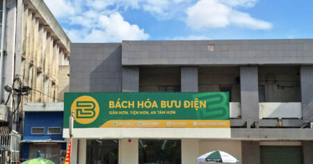 Bưu điện tại TPHCM ‘lột xác’ thành cửa hàng bách hóa: Độc đáo mô hình 2 trong 1