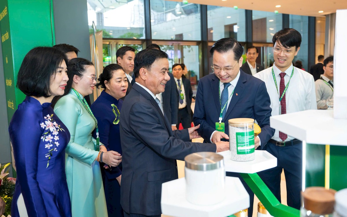 Dấu ấn Vinachem tại Đại hội Đại biểu toàn quốc Hội Nông dân Việt Nam lần thứ IX Dấu ấn Vinachem tại Đại hội Đại biểu toàn quốc Hội Nông dân Việt Nam lần thứ IX