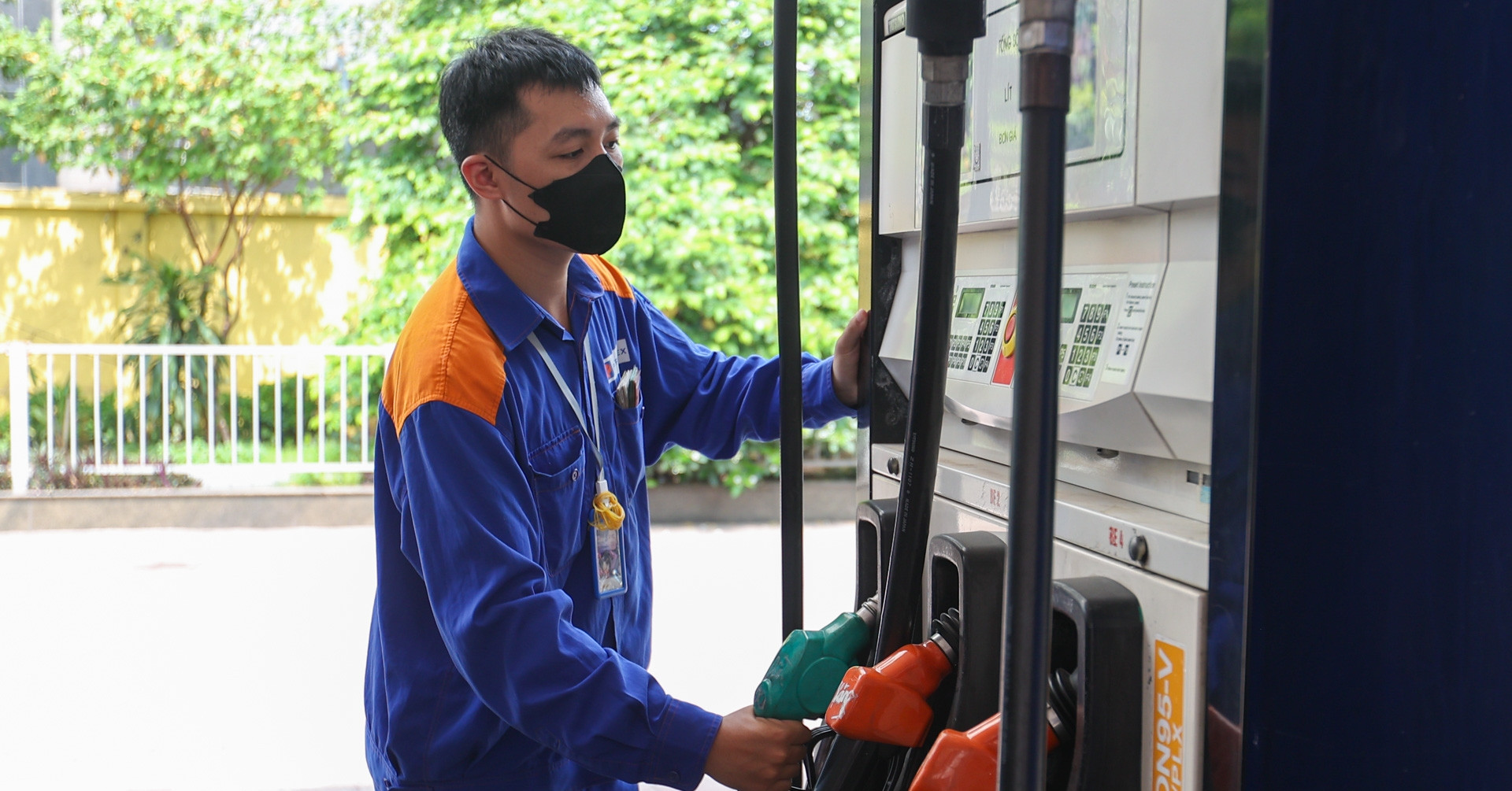 Dầu thế giới lao dốc, trong nước chờ ngày điều chỉnh Dầu thế giới lao dốc, trong nước chờ ngày điều chỉnh