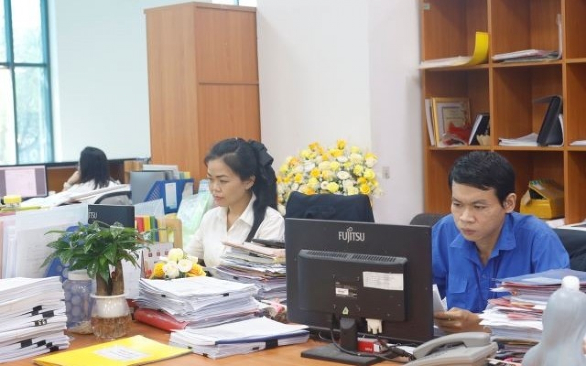 Đề xuất chấm dứt cơ chế thu nhập đặc thù đối với ngành Thuế, Hải quan và Kho bạc từ năm 2026 Đề xuất chấm dứt cơ chế thu nhập đặc thù đối với ngành Thuế, Hải quan và Kho bạc từ năm 2026