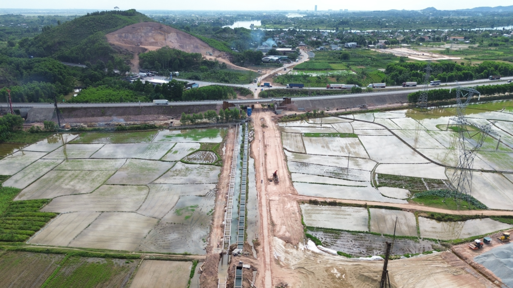Dự án mở rộng cao tốc Cam Lộ – La Sơn chậm tiến độ Dự án mở rộng cao tốc Cam Lộ – La Sơn chậm tiến độ