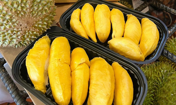Durian sells for 20 US cents a kilogram in Malaysia, 3 tonnes snapped up in 5 minutes