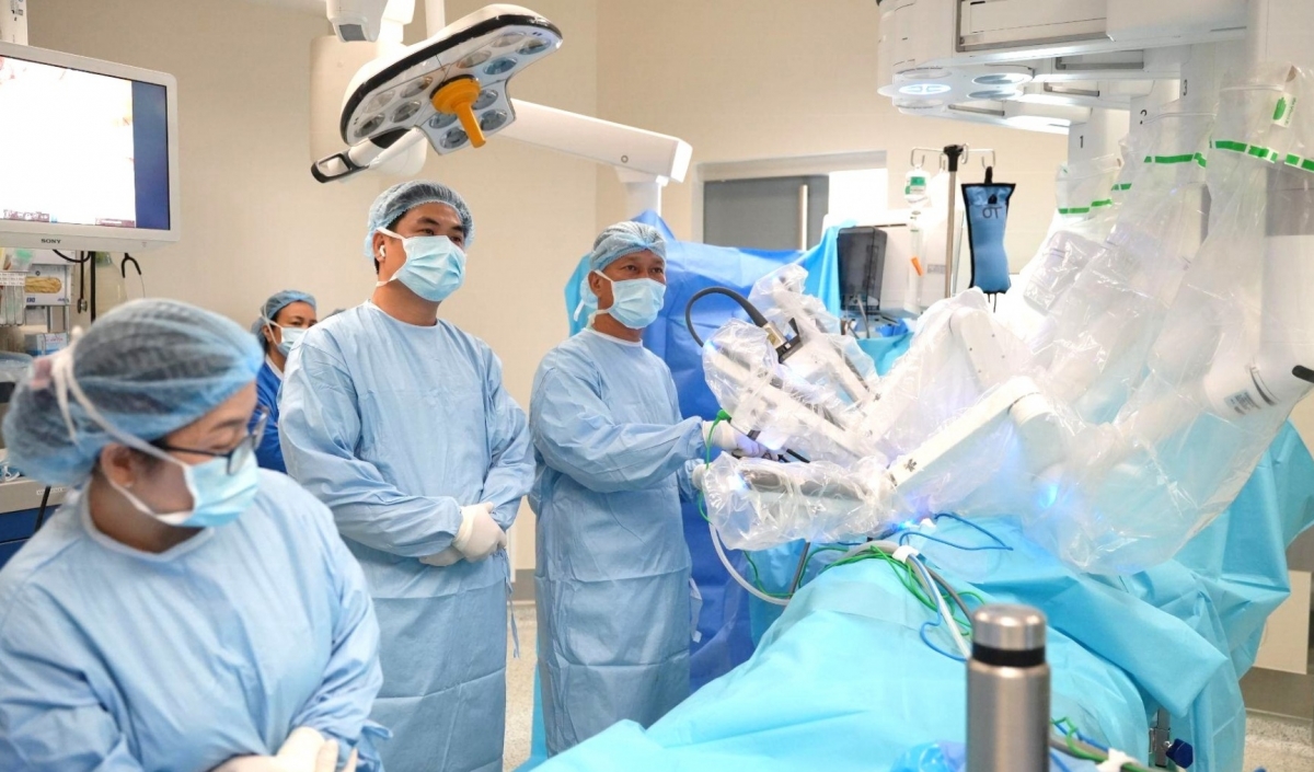 FV doctors remove 5cm kidney tumour in time-critical robotic surgery FV doctors remove 5cm kidney tumour in time-critical robotic surgery