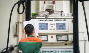 Gasoline prices dip to 4-month low